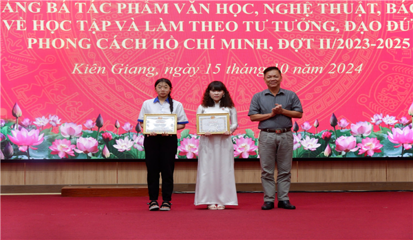 Học sinh trường THCS&THPT Ba Hòn đạt giải Chuyên đề tại cuộc thi chính luận về bảo vệ nền tảng tư tưởng của Đảng năm 2024